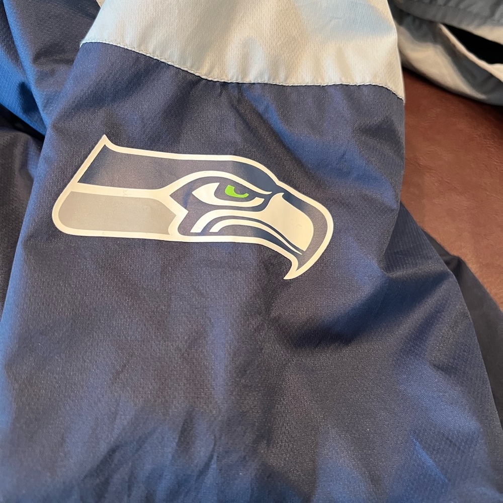 NFL G 3 Apparel Group Seahawks Windbreaker size Medium - Picture 6 of 13